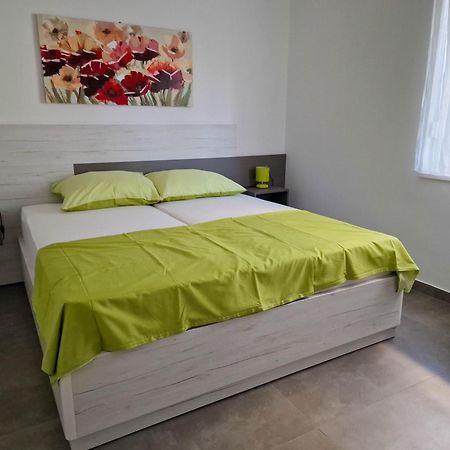 Villa Poseidon Novalja Bagian luar foto