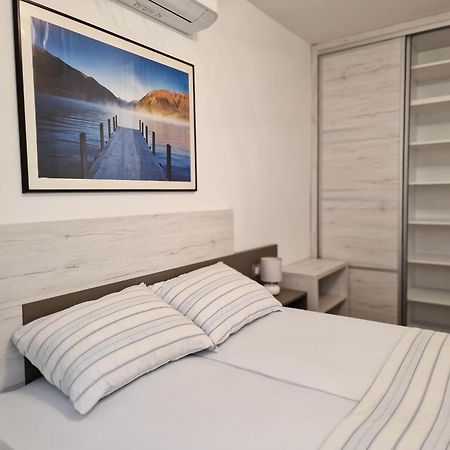 Villa Poseidon Novalja Bagian luar foto