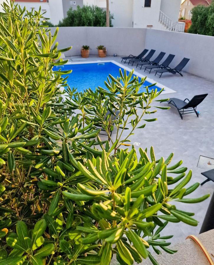 Villa Poseidon Novalja Bagian luar foto