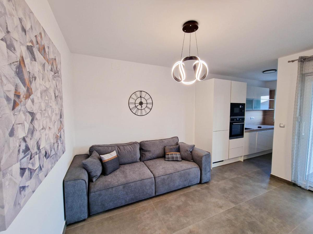 Villa Poseidon Novalja Bagian luar foto