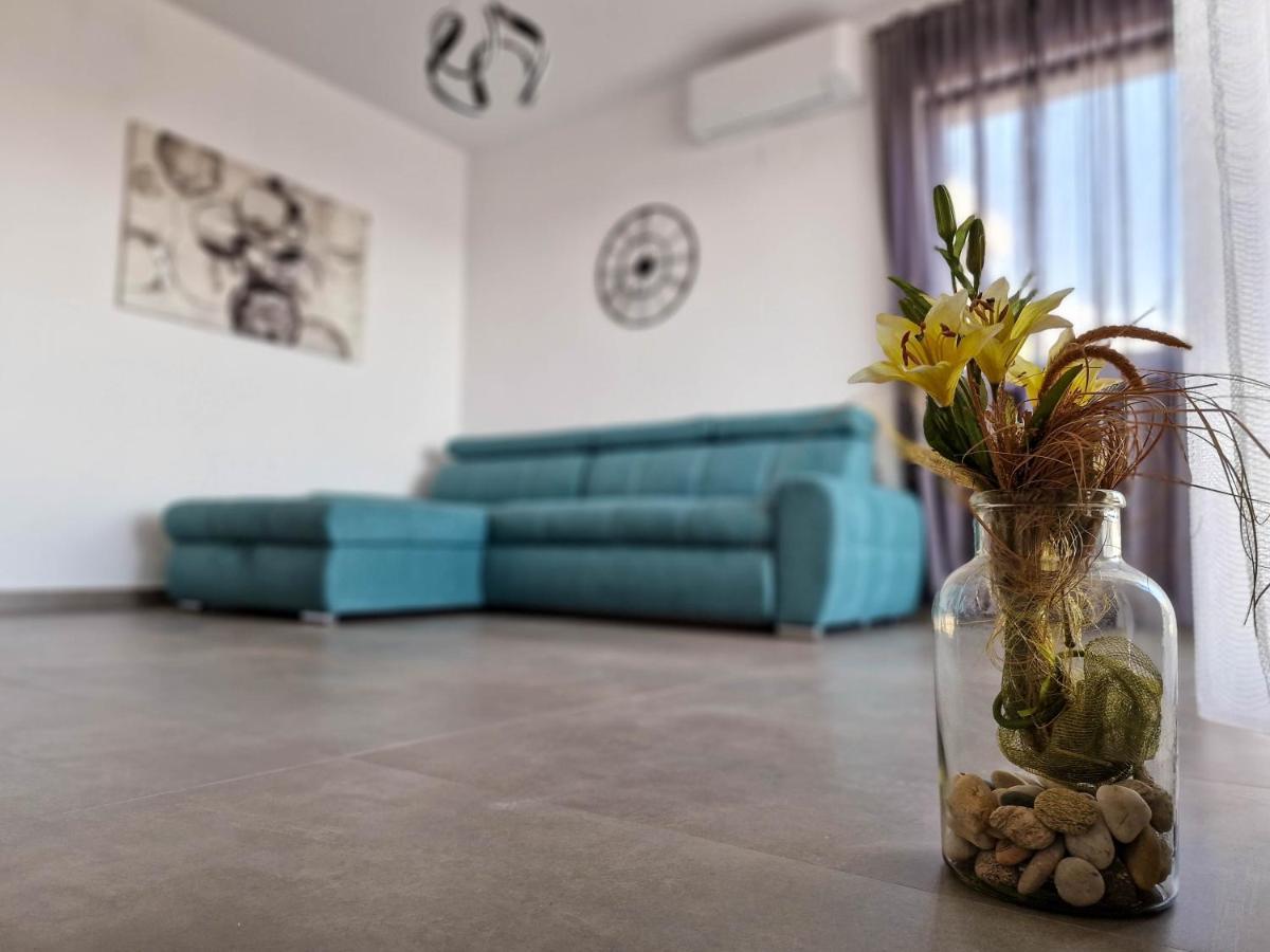 Villa Poseidon Novalja Bagian luar foto