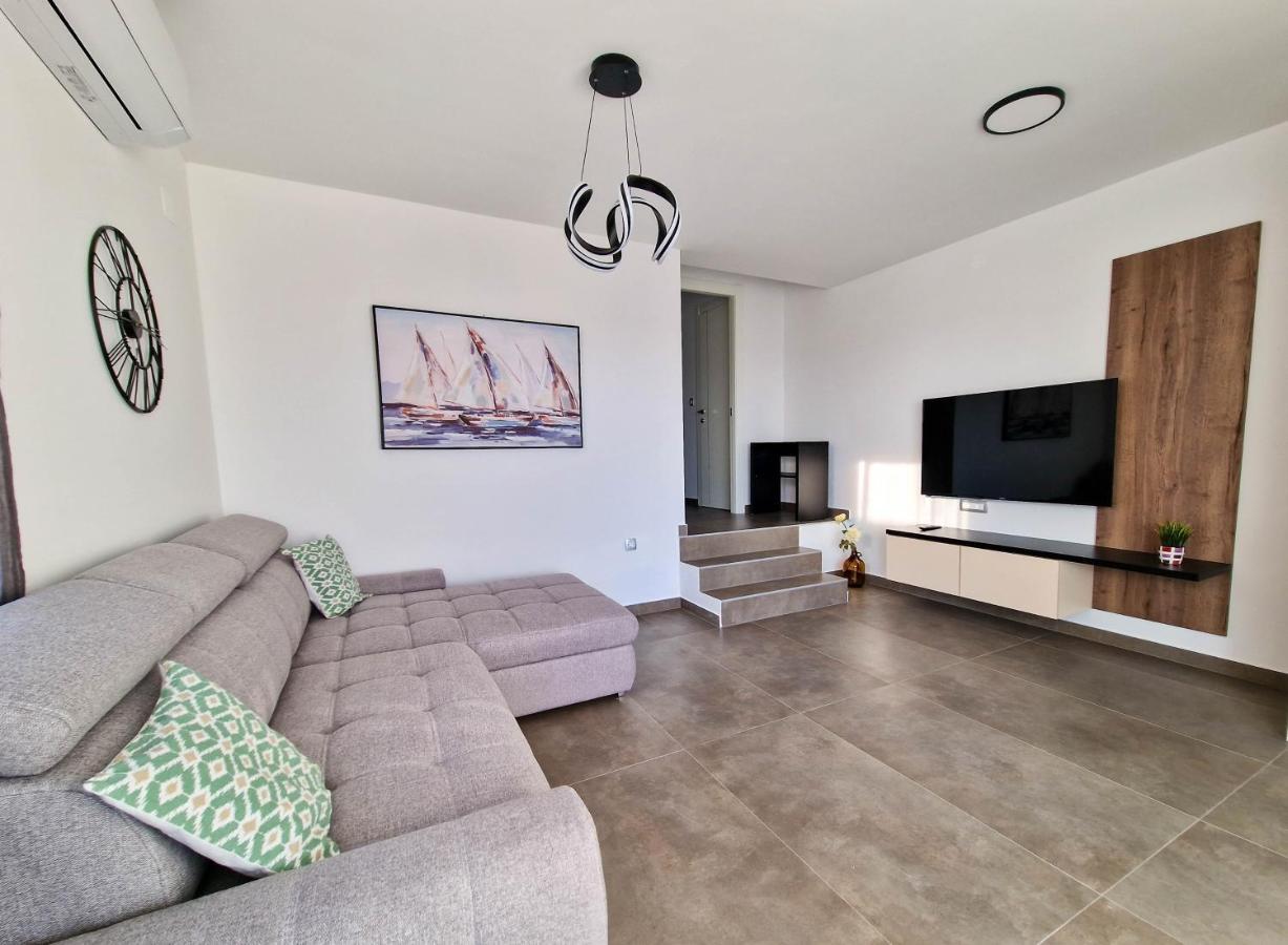 Villa Poseidon Novalja Bagian luar foto