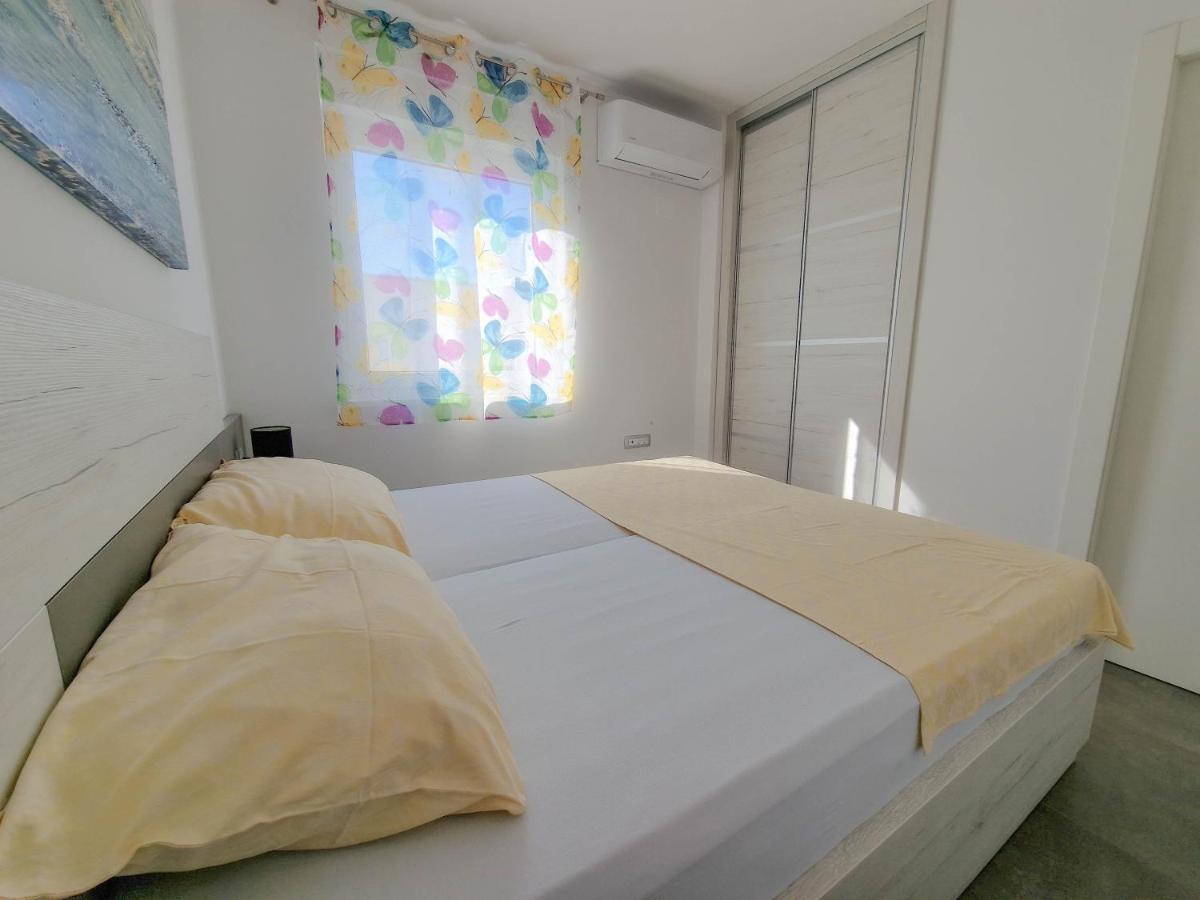 Villa Poseidon Novalja Bagian luar foto