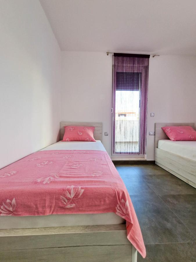 Villa Poseidon Novalja Bagian luar foto